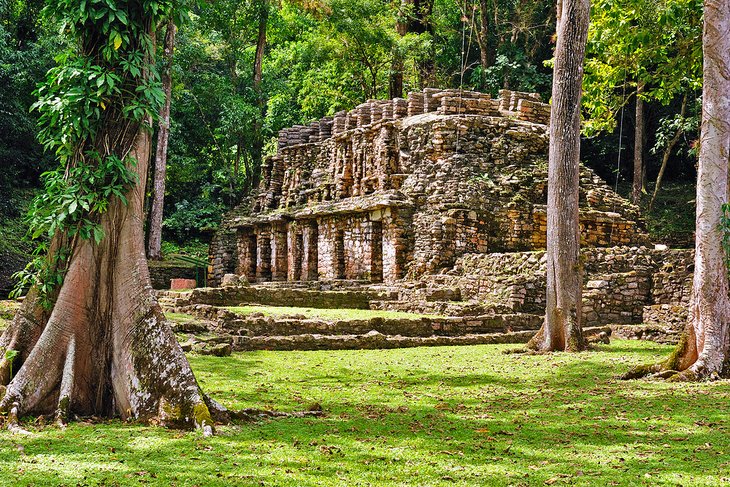 mexico-best-mayan-ruins-yaxchilan